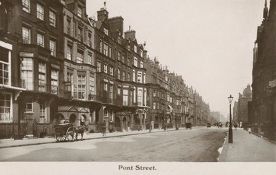 Pont Street, Londra da English Photographer