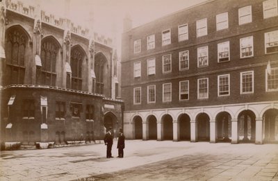 Cartolina con il Cloister Building e l