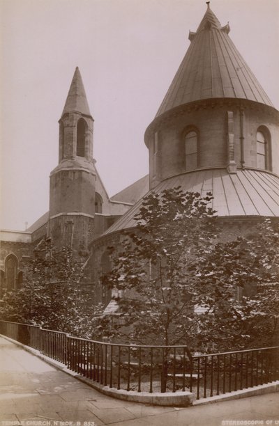 Cartolina con il lato nord della Temple Church da English Photographer