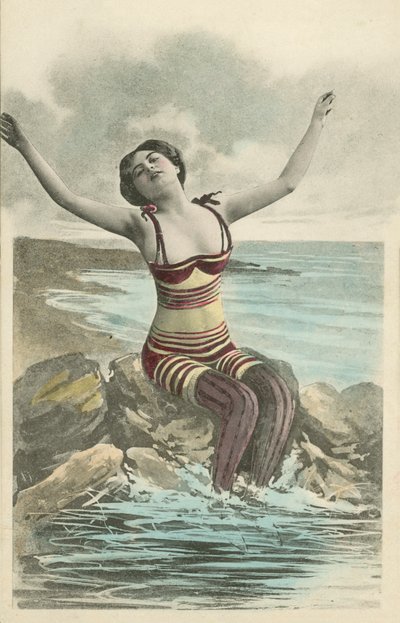 Ragazza carina in costume da bagno a righe insolito con leggings da English Photographer