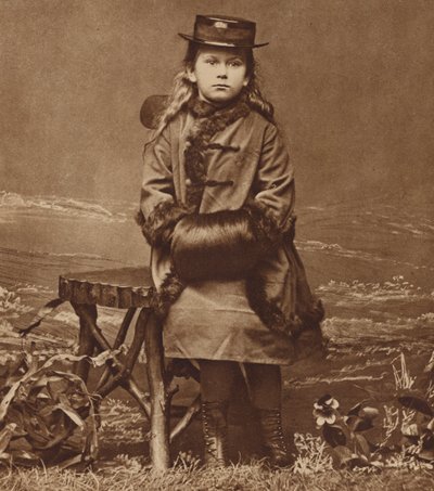 La principessa May, futura regina Maria, a sei anni (foto b/n) da English Photographer