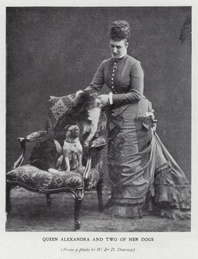 Regina Alessandra e due dei suoi cani da English Photographer