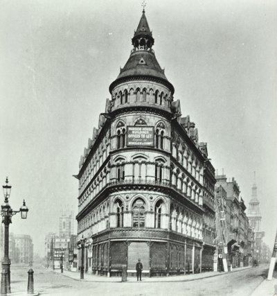 Queen Victoria Street, angolo di Mansion House Street e Queen Victoria Street, Londra, 1880 da English Photographer