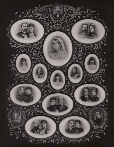 La regina Vittoria e la sua famiglia da English Photographer
