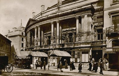 Queens Hall, Langham Place, Londra Maggio 1902 da English Photographer