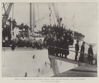 Ritorno delle truppe dalla campagna di frontiera indiana, sbarco dalla nave a vapore Nubia a Southampton da English Photographer