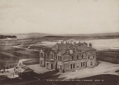 Royal and Ancient Golf Club House e Links, St Andrews da English Photographer