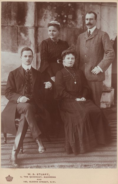 Gruppo reale con Vittoria, Principessa Reale da English Photographer