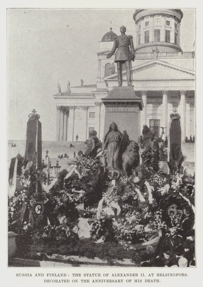Russia e Finlandia, la statua di Alessandro II a Helsingfors, decorata nell