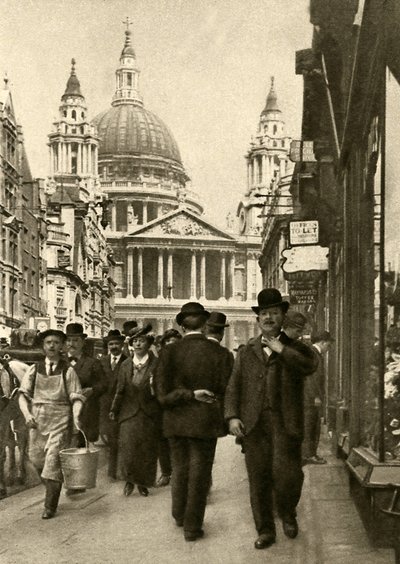 Scene di vita londinese da English Photographer