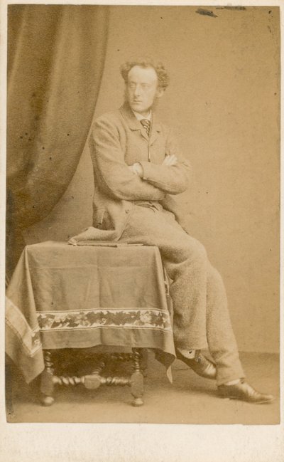 Sir John Everett Millais da English Photographer