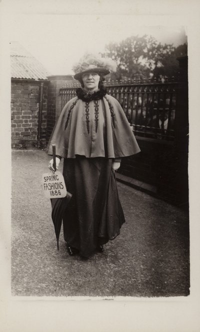 Mode primaverili, 1886 da English Photographer