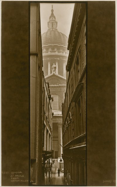 Cattedrale di San Paolo da Canon Alley da English Photographer