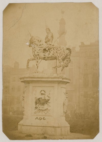 Statua di Re Giorgio I, Leicester Square, Londra da English Photographer