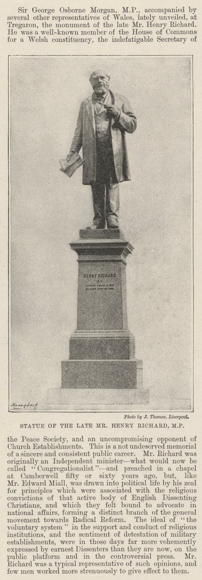 Statua del defunto Signor Henry Richard, MP da English Photographer