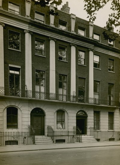 Tavistock Square da English Photographer