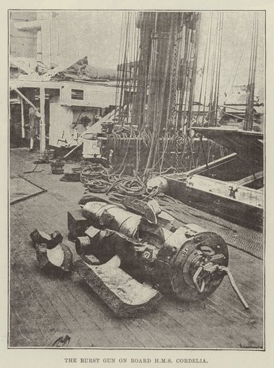 Il cannone esploso a bordo della HMS Cordelia da English Photographer
