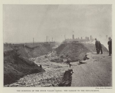 La rottura del canale della Stour Valley, i danni all
