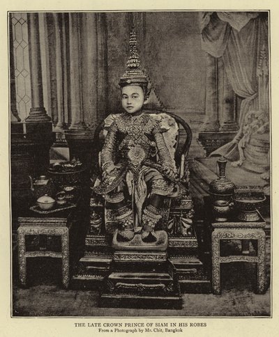 Il defunto principe ereditario del Siam nei suoi abiti da English Photographer