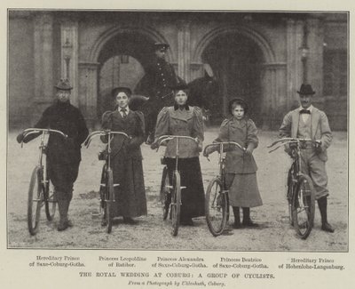Il Matrimonio Reale a Coburgo, un Gruppo di Ciclisti da English Photographer