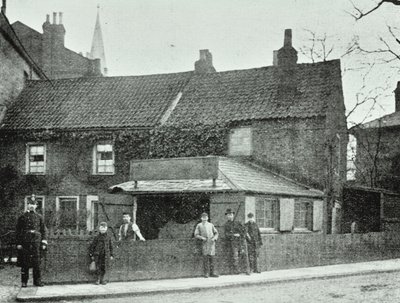 La Fucina, Broadway, Crouch End, 1890 da English Photographer