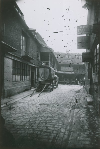 Il Tabard Inn, Southwark da English Photographer