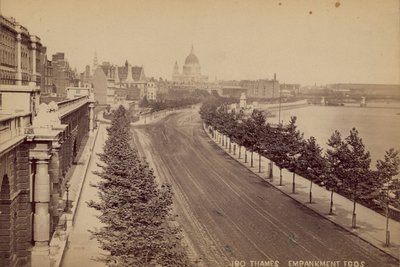 Embankment del Tamigi, Londra da English Photographer