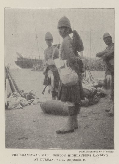 La guerra del Transvaal, Gordon Highlanders sbarcano a Durban, 7 am, 9 ottobre da English Photographer