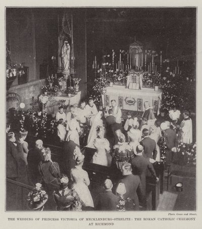 Il matrimonio della principessa Vittoria di Mecklenburg-Strelitz, la cerimonia cattolica romana a Richmond da English Photographer
