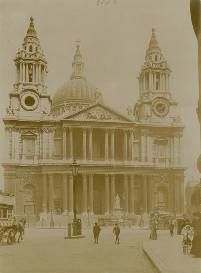 La facciata della Cattedrale di San Paolo da English Photographer