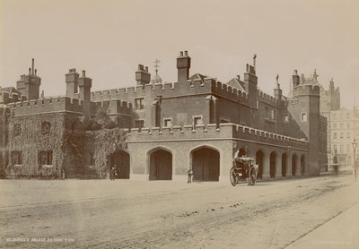 Il lato sud-est di St Jamess Palace da English Photographer