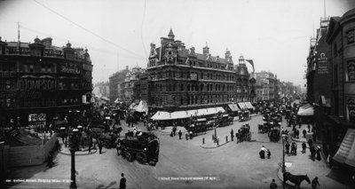 Tottenham Court Road e Oxford Street, Londra da English Photographer