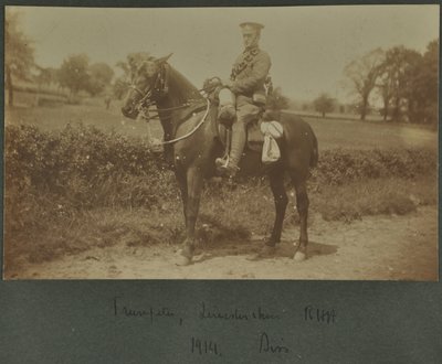 Trombettiere della Leicestershire Royal Horse Artillery in un campo di addestramento a Diss, 1914 da English Photographer