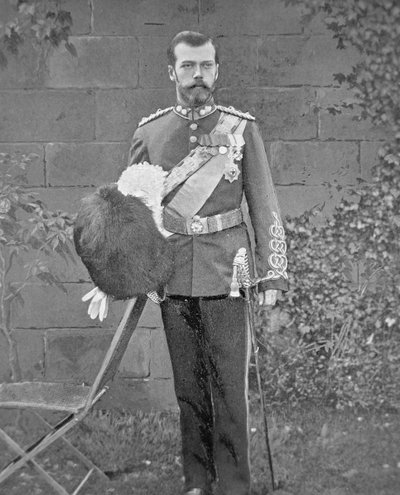 Zar Nicola II in uniforme dei Royal Scots Greys da English Photographer