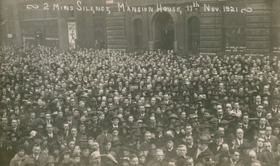 Due minuti di silenzio a Mansion House, Londra, 11 novembre 1921 da English Photographer