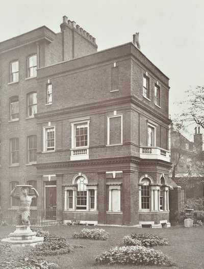 Vista della casa del giardino di Clements Inn, 1885 da English Photographer