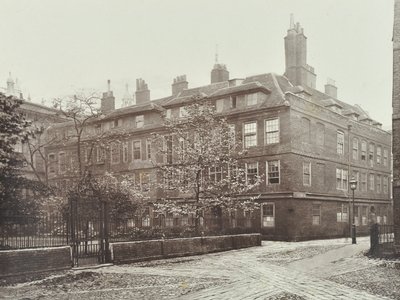 Vista di Clifford Inn, Città di Londra, 1885 da English Photographer