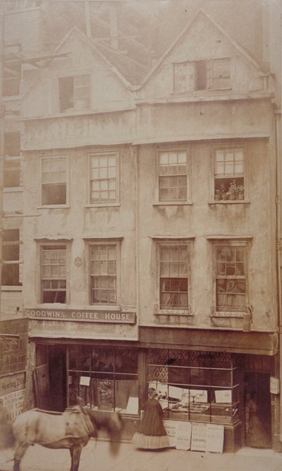 Vista della Goodwins Coffee House, Aldersgate Street, c.1880 da English Photographer