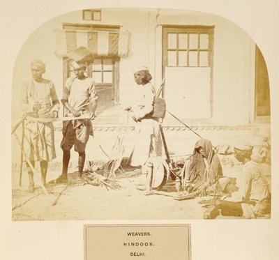 Tessitori, indù, Delhi, da The People of India, di J. Forbes Watson, pubblicato 1868 (albumen print) da English Photographer