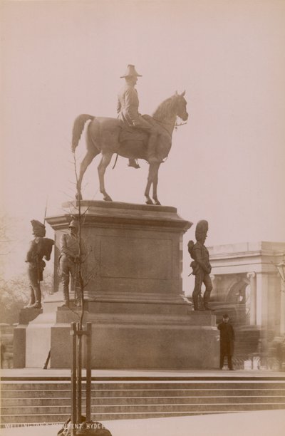 Monumento di Wellington a Hyde Park da English Photographer