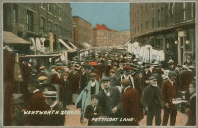 Wentworth Street, Petticoat Lane, Londra da English Photographer
