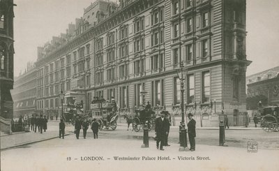 Westminster Palace Hotel, Victoria Street, Londra da English Photographer