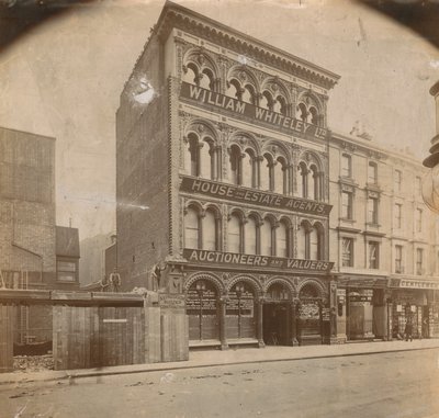 William Whiteley, agenzia immobiliare, banditori e periti, Westbourne Grove, Londra da English Photographer