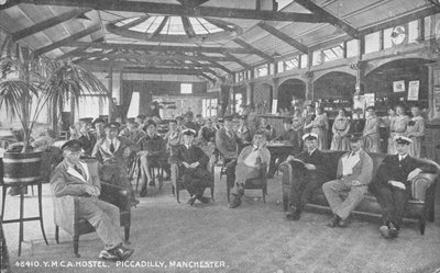 Ostello YMCA, Piccadilly, Manchester, c.1910 da English Photographer