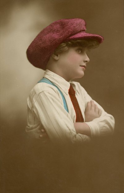 Giovane ragazza con cappello da English Photographer