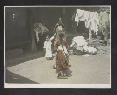 Giovani ragazze, Album fotografico della Corea da English Photographer