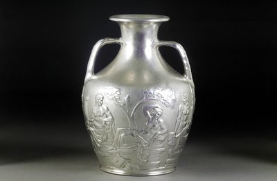 Replica vittoriana in argento del Vaso Portland, 1844 da English School