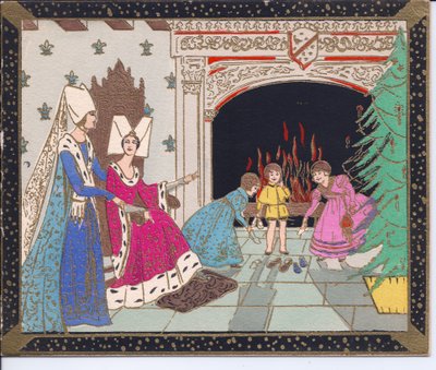 Biglietto di Natale francese pochoir colorato a mano di dame medievali con cappelli a farfalla e bambini davanti a un grande camino che scaldano le scarpe, circa 1920 da English School