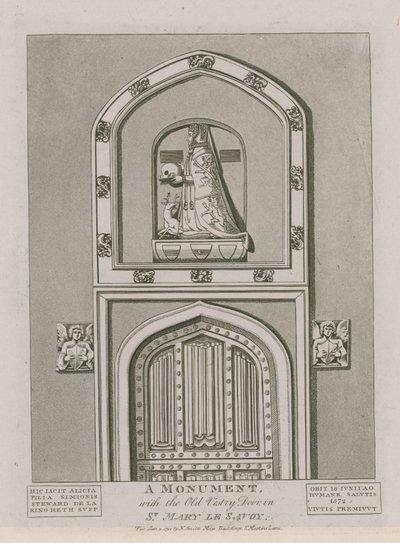 Un monumento con la vecchia porta della sacrestia in Santa Maria le Savoy da English School