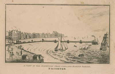 Veduta del molo sospeso Chain Pier e Marine Parade da English School